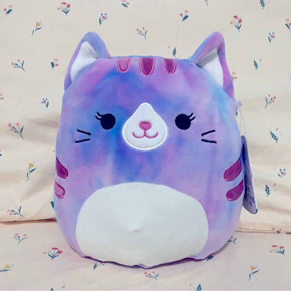 NWT Squishmallow! Eloise the cat. 8 inch.